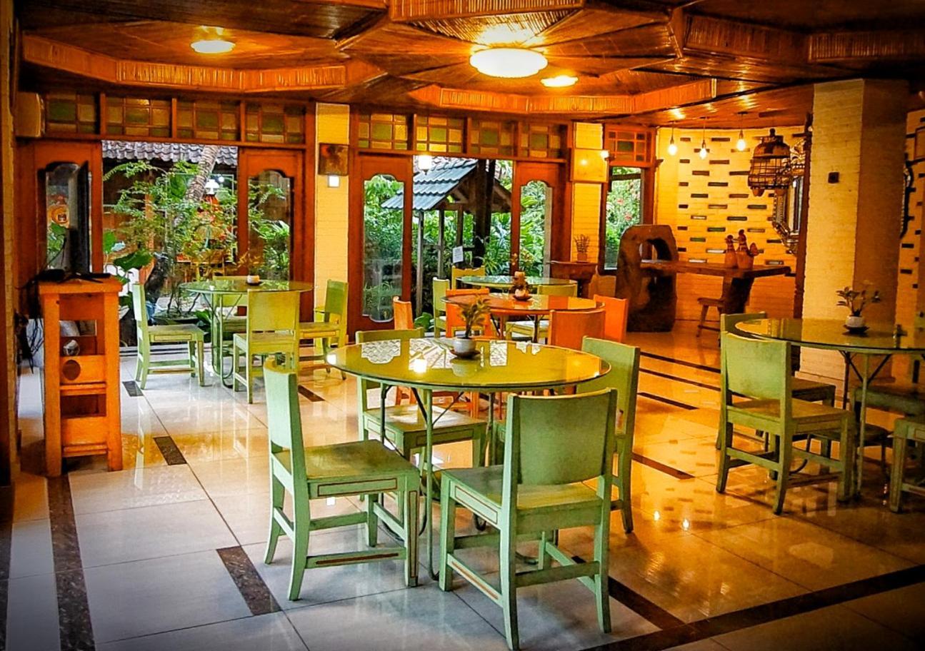 Arys Garden Hotel Yogyakarta Esterno foto