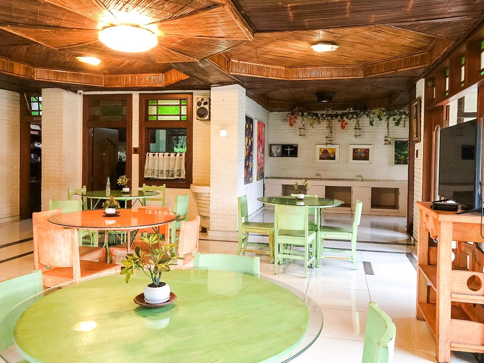 Arys Garden Hotel Yogyakarta Esterno foto