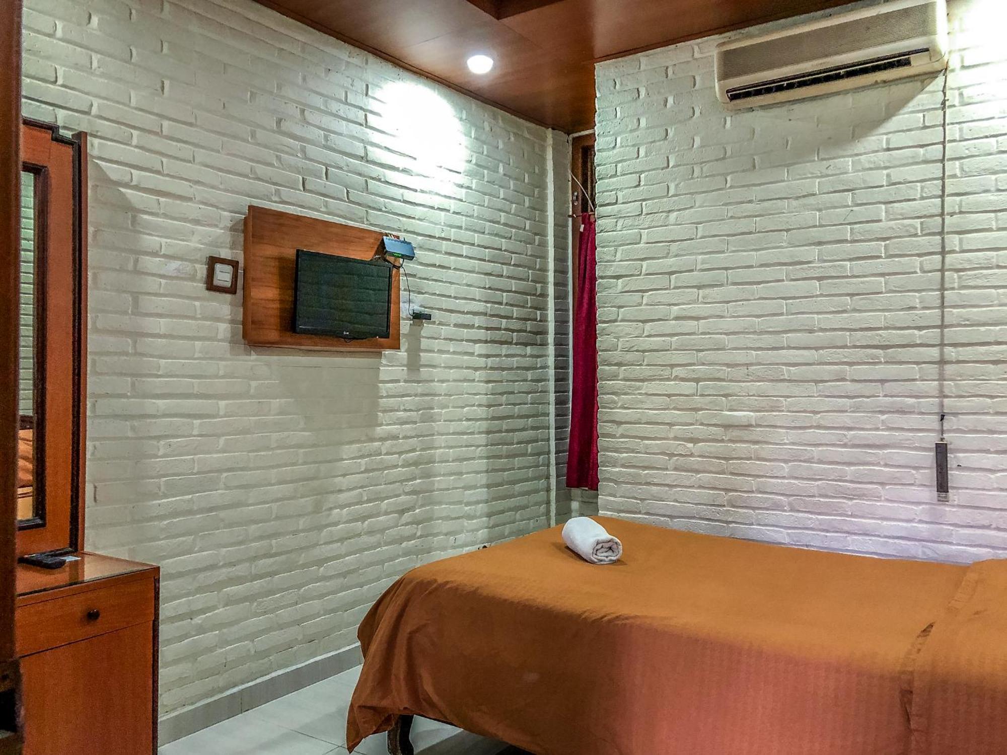 Arys Garden Hotel Yogyakarta Esterno foto