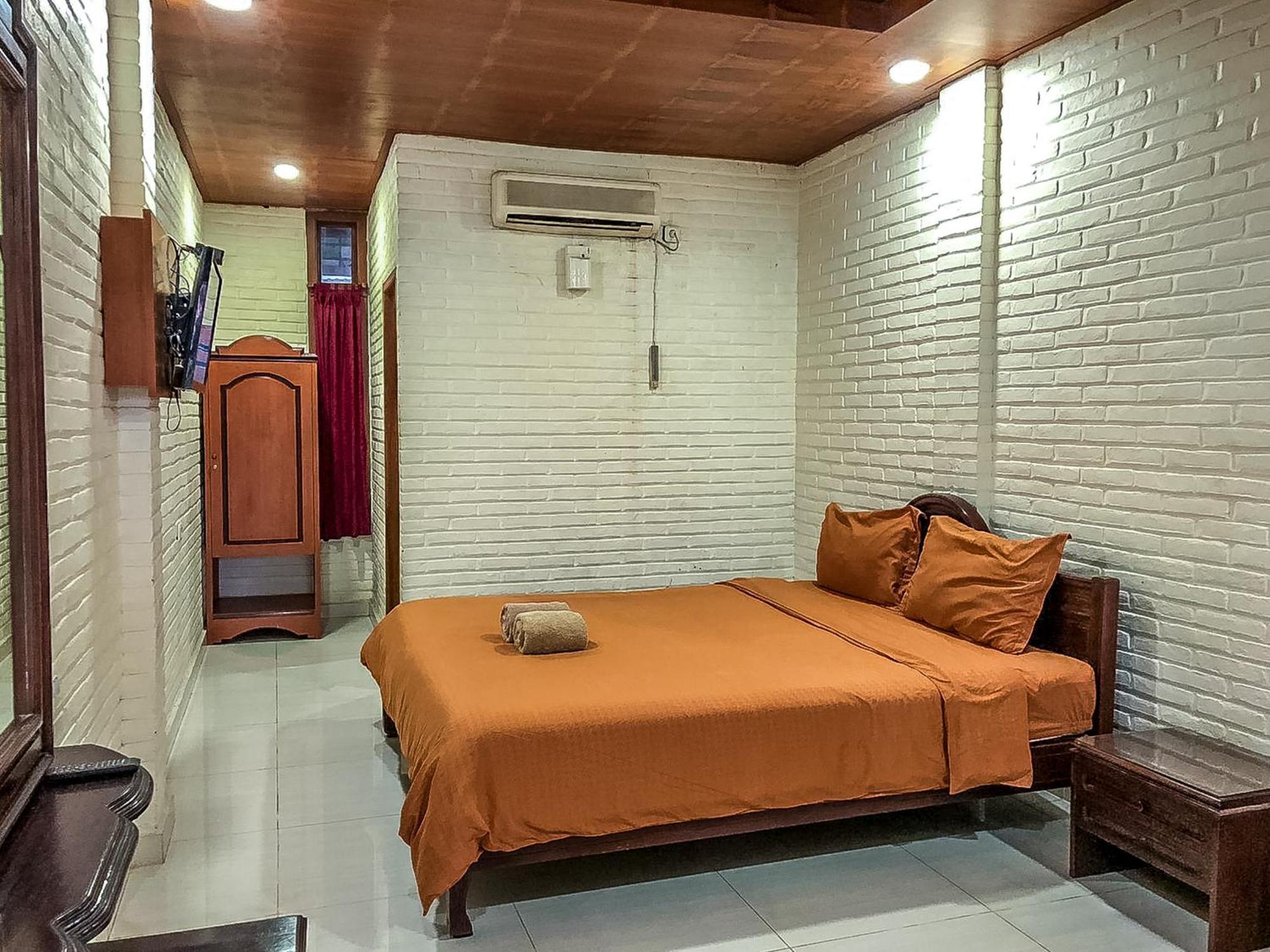 Arys Garden Hotel Yogyakarta Esterno foto