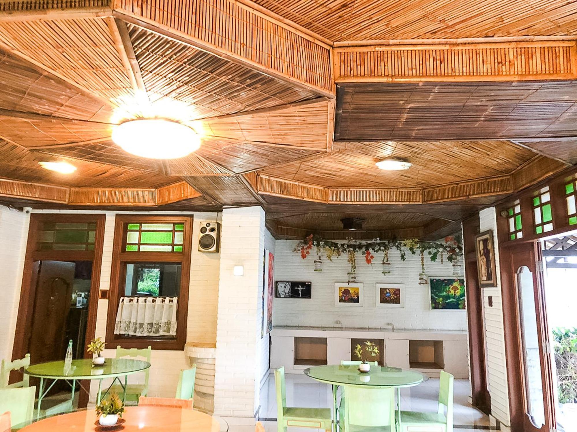 Arys Garden Hotel Yogyakarta Esterno foto