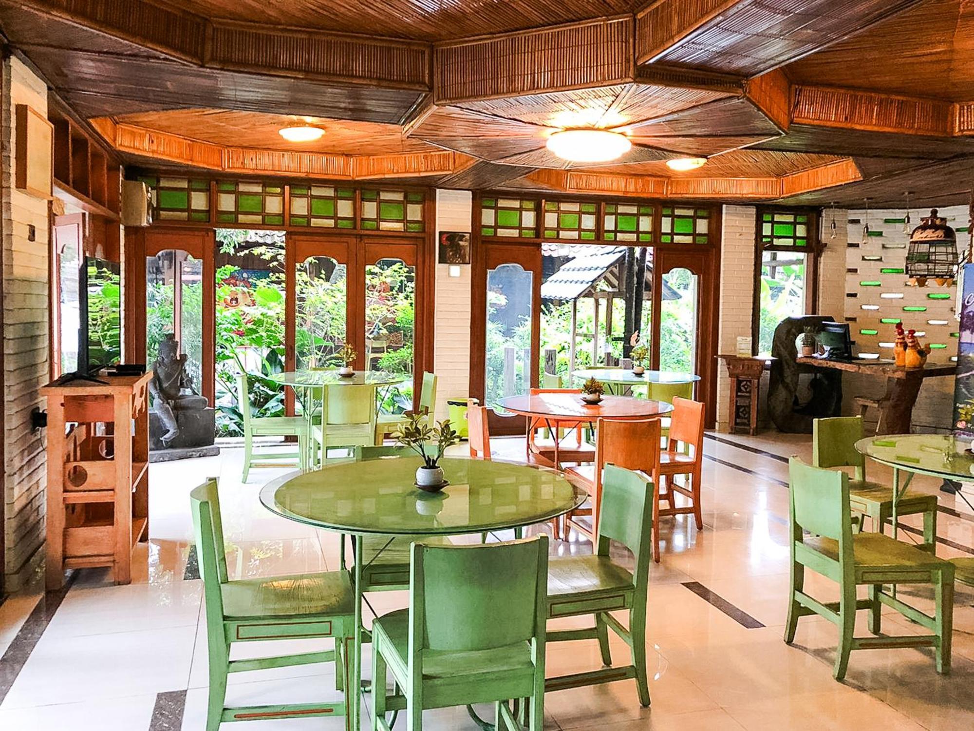 Arys Garden Hotel Yogyakarta Esterno foto