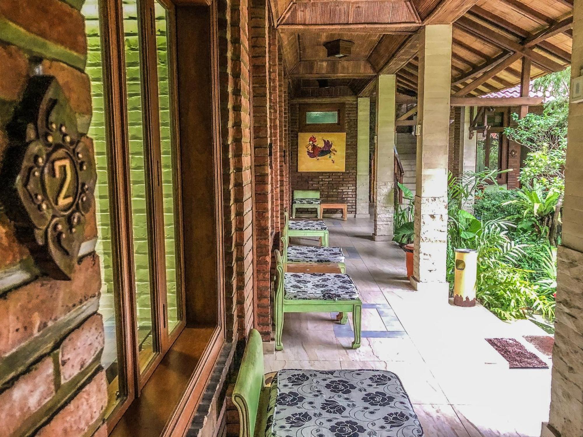 Arys Garden Hotel Yogyakarta Esterno foto